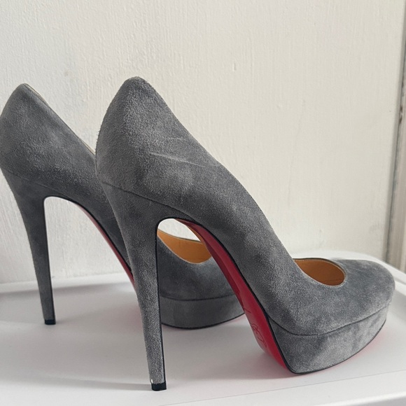 Gray Suede Women's Pumps - Picture 4 of 12